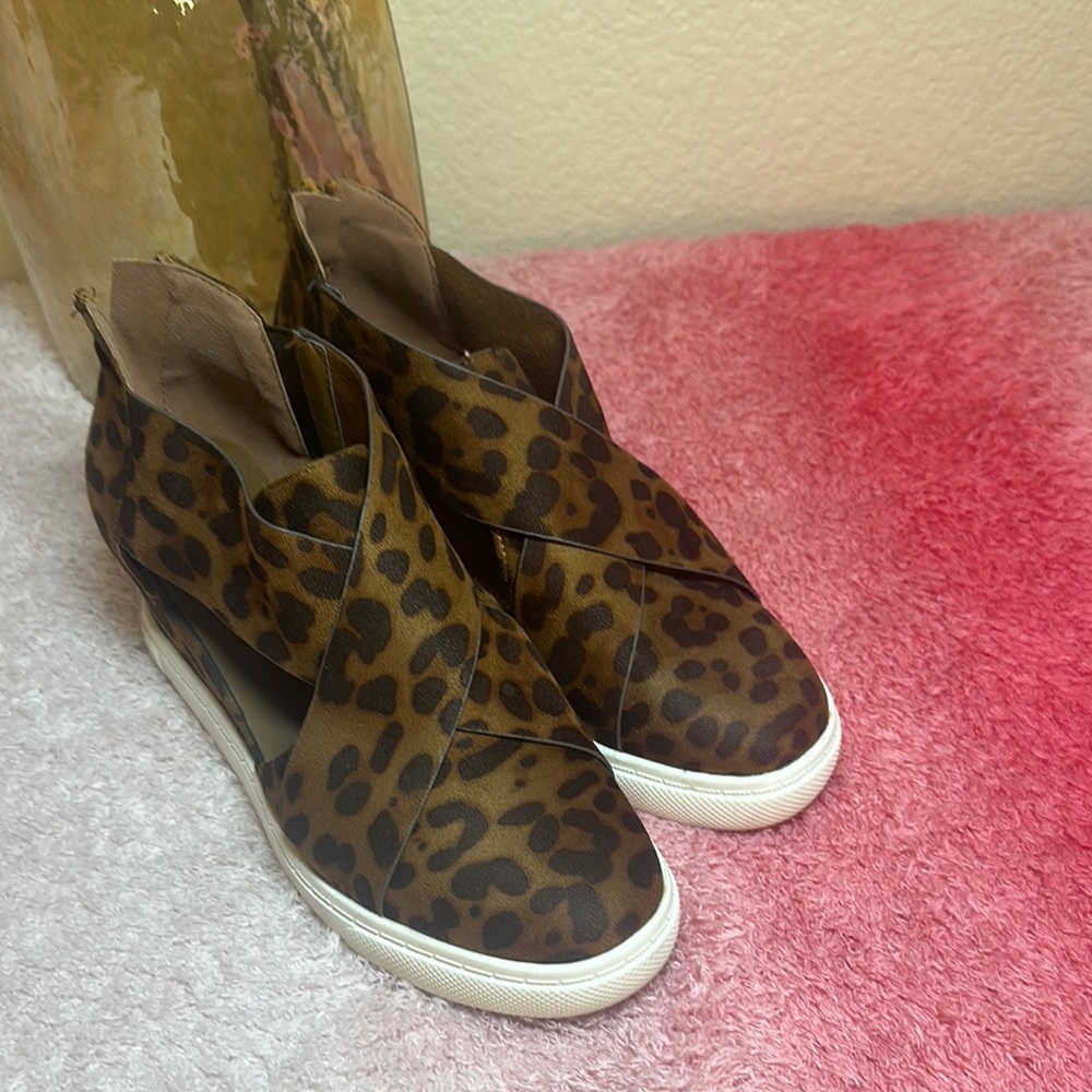 Natural Reflections Brown Heeled Shoes